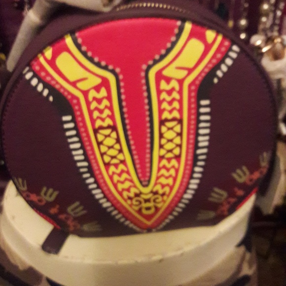 Purses - Picture 3 of 8